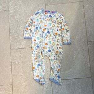 Magnetic Me Playful alphabet animal footsie